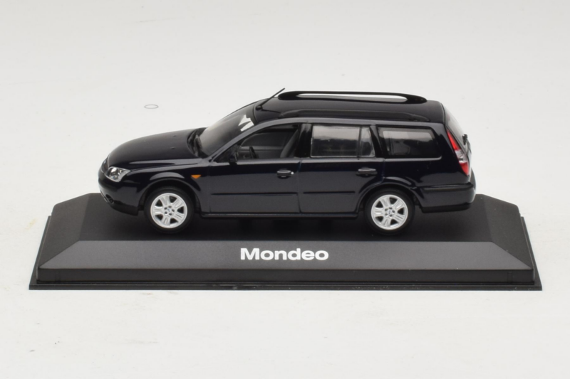 Ford Mondeo Mk3 Touring Schwarz Minichamps 1:43 MONDEO003 Druckguss