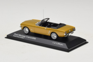 Ford Mustang Cabriolet Gold Minichamps 1:43 400082432 Druckguss — Bild 3 von 4