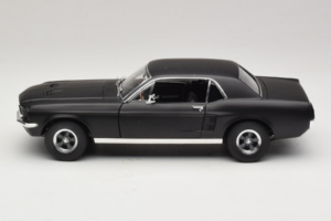 Ford Mustang Creed Movie GreenLight 1:18 13611 Druckguss — Bild 4 von 8