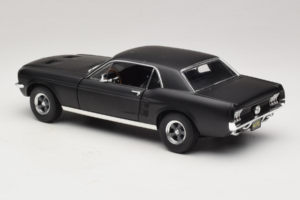 Ford Mustang Creed Movie GreenLight 1:18 13611 Druckguss — Bild 7 von 8