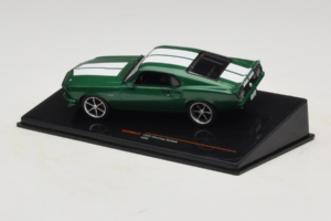 Ford Mustang Custom Grün IXO 1:43 CLC530N Druckguss — Bild 3 von 4