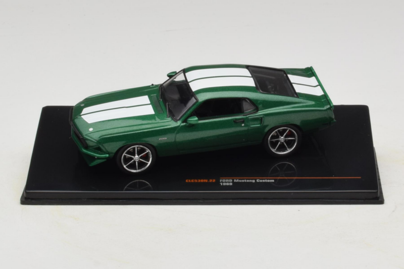 Ford Mustang Custom Grün IXO 1:43 CLC530N Druckguss