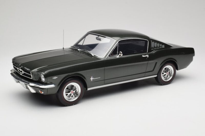 Ford Mustang Fastback Ivy Green Otto 1:12 G079 Resin