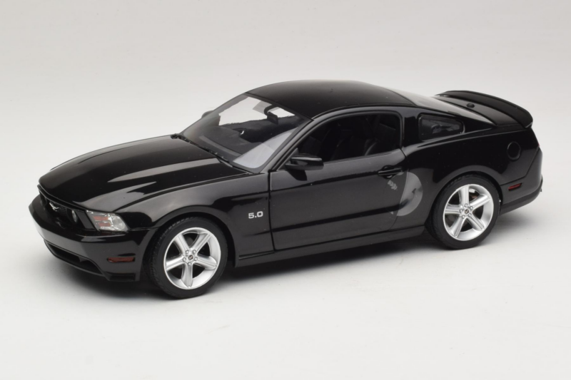 Ford Mustang GT Schwarz Drive Movie GreenLight 1:18 13609 Druckguss