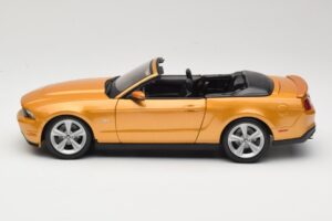 Ford Mustang GT S197 Cabriolet Gold Maisto 1:18 31158 Druckguss — Bild 3 von 7
