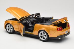 Ford Mustang GT S197 Cabriolet Gold Maisto 1:18 31158 Druckguss — Bild 4 von 7