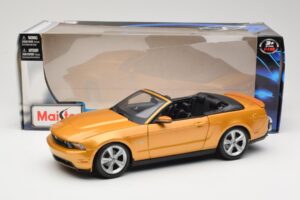Ford Mustang GT S197 Cabriolet Gold Maisto 1:18 31158 Druckguss — Bild 7 von 7