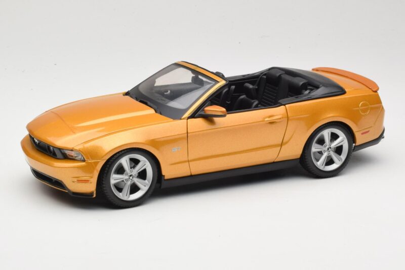Ford Mustang GT S197 Cabriolet Gold Maisto 1:18 31158 Druckguss
