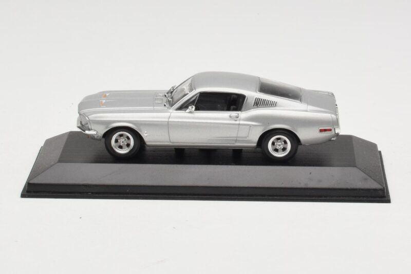 Ford Mustang GT Silber Minichamps 1:43 FORD001 Druckguss