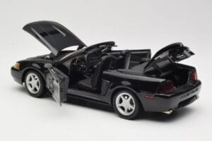 Ford Mustang GT SN95 Cabriolet Schwarz Maisto 1:18 50328 Druckguss — Bild 5 von 8