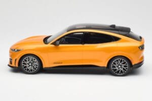 Ford Mustang Mach-E GT Performance Cyber Orange Otto 1:18 OT983 Resin — Bild 3 von 6