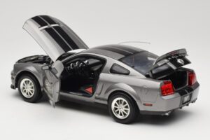 Ford Mustang S197 Shelby GT500 40th Anniversary Grau Shelby Collectibles 1:18 DC075005 Druckguss — Bild 5 von 8