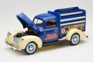 Ford Pepsi-Cola Replica Golden Wheel 1:18 PF351 Druckguss — Bild 2 von 8