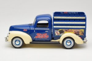 Ford Pepsi-Cola Replica Golden Wheel 1:18 PF351 Druckguss — Bild 4 von 8