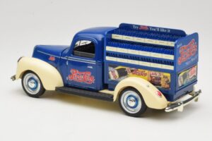 Ford Pepsi-Cola Replica Golden Wheel 1:18 PF351 Druckguss — Bild 7 von 8