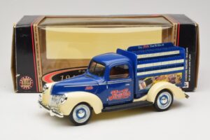 Ford Pepsi-Cola Replica Golden Wheel 1:18 PF351 Druckguss — Bild 8 von 8