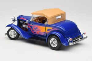 Ford Roadster Street Rod Blau with Fire Road Signature 1:18 92249 Druckguss — Bild 7 von 8