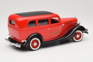 Ford Sedan Rot Solido 1:18 8066 Druckguss — Bild 3 von 8
