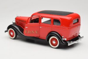 Ford Sedan Rot Solido 1:18 8066 Druckguss — Bild 5 von 8