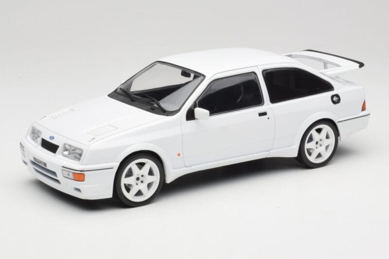 Ford Sierra RS Cosworth Weiß IXO 1:18 18CMC121 Druckguss
