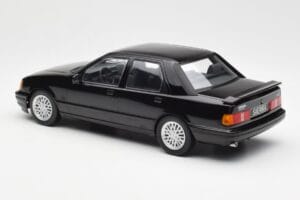 Ford Sierra RS Cosworth Schwarz MCG 1:18 MCG18173 Druckguss — Bild 5 von 6