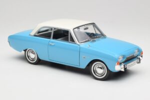 Ford Taunus 12M P1 Taunus Blue Revell 1:18 08880 Druckguss — Bild 6 von 8