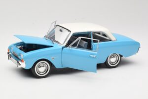 Ford Taunus 17M P2 Blau Revell 1:18 08817 Druckguss — Bild 2 von 8