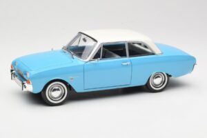 Ford Taunus 17M P2 Blau Revell 1:18 08817 Druckguss