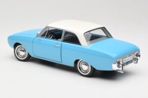 Ford Taunus 17M P2 Blau Revell 1:18 08817 Druckguss — Bild 7 von 8