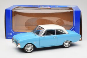 Ford Taunus 17M P2 Blau Revell 1:18 08817 Druckguss — Bild 8 von 8