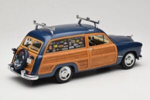 Ford Woody Station Wagon Bayview Blue Surf Shop Motor City 1:18 60002 Druckguss — Bild 3 von 8