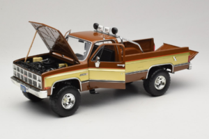 GMC K-2500 Sierra Grande Braun GreenLight 1:18 13560 Druckguss — Bild 2 von 8