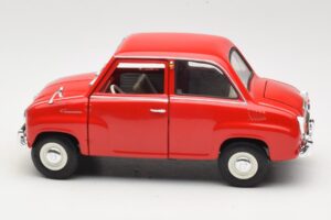 Goggomobil T 250 Rot Revell 1:18 08952 Druckguss — Bild 3 von 7