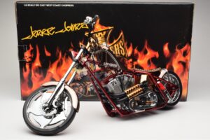 Harley-Davidson West Coast Choppers Diablo Soft Tail Gold Rot Minichamps 1:5 JJ04-05-03 Druckguss — Bild 6 von 6