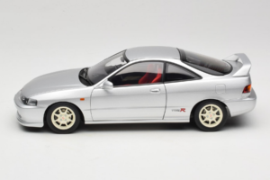 Honda Integra Type R DC2 Pre-Facelift Vogue Silver Metallic MotorHelix 1:18 M85202 Druckguss — Bild 4 von 8