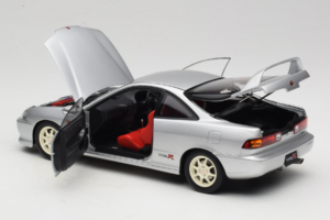 Honda Integra Type R DC2 Pre-Facelift Vogue Silver Metallic MotorHelix 1:18 M85202 Druckguss — Bild 5 von 8