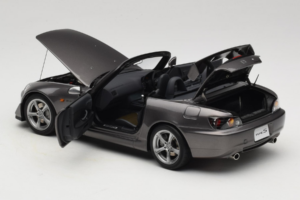 Honda S2000 AP2 Type S Moon Rock Metallic MotorHelix 1:18 M85111 Druckguss — Bild 6 von 9