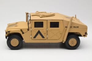 Hummer H1 AM General Military Police Exoto 1:18 01801 Druckguss — Bild 4 von 8