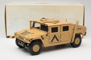 Hummer H1 AM General Military Police Exoto 1:18 01801 Druckguss — Bild 8 von 8