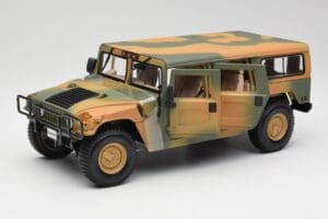 Hummer H1 Station Wagon Military Maisto 1:18 56049 Druckguss — Bild 2 von 8