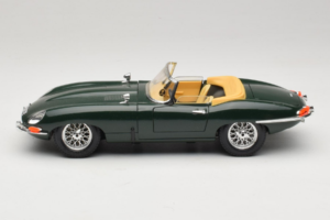 Jaguar E-Type Cabriolet Grün Bburago 1:18 3026 Druckguss — Bild 4 von 8