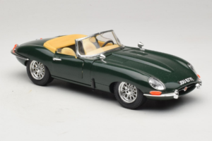 Jaguar E-Type Cabriolet Grün Bburago 1:18 3026 Druckguss — Bild 6 von 8