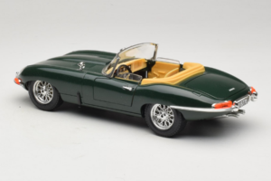 Jaguar E-Type Cabriolet Grün Bburago 1:18 3026 Druckguss — Bild 7 von 8