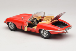 Jaguar E-Type Series 1 Cabriolet Rot Bburago 1:18 3038 Druckguss — Bild 5 von 8