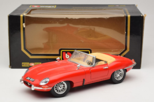Jaguar E-Type Series 1 Cabriolet Rot Bburago 1:18 3038 Druckguss — Bild 8 von 8