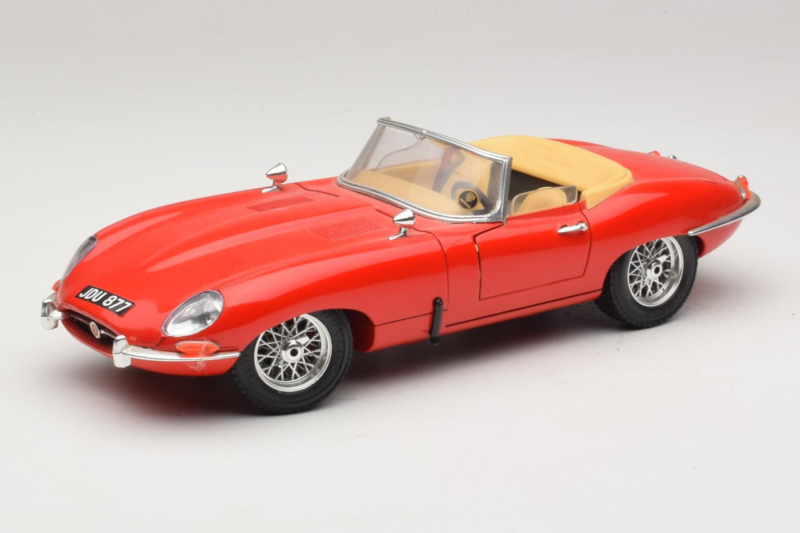 Jaguar E-Type Series 1 Cabriolet Rot Bburago 1:18 3038 Druckguss