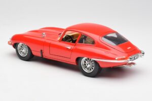 Jaguar E-Type Rot Bburago 1:18 3018 Druckguss — Bild 7 von 8