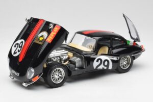 Jaguar E-Type #29 Schwarz Bburago 1:18 3018-M4 Druckguss — Bild 2 von 8