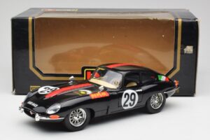 Jaguar E-Type #29 Schwarz Bburago 1:18 3018-M4 Druckguss — Bild 8 von 8