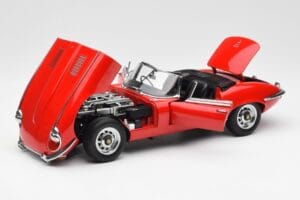 Jaguar E-Type Roadster Series III V12 Rot AUTOart 1:18 73523 Druckguss — Bild 2 von 8